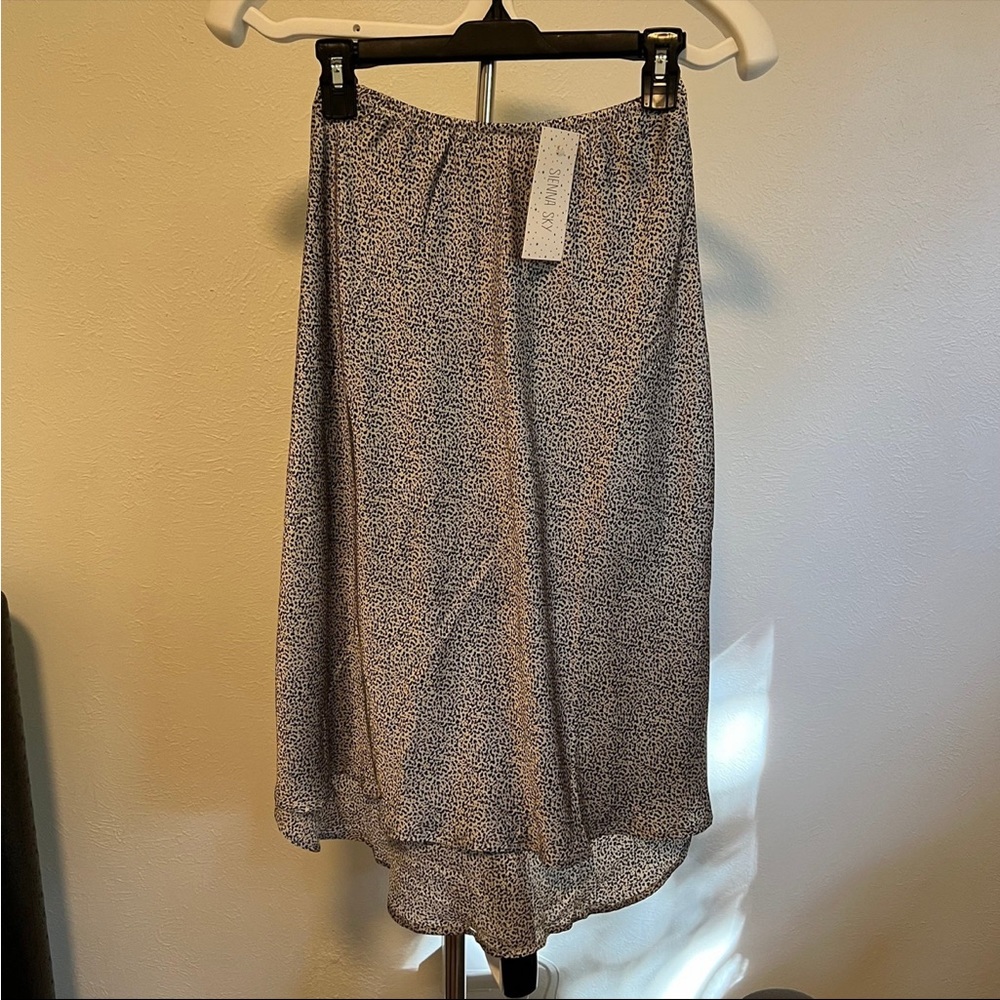 NWT Sienna sky Sz S midi slip skirt